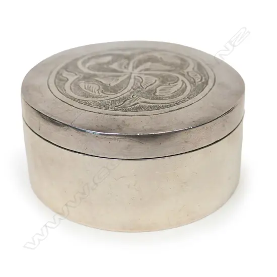 William Littlejohn & Sons (Wellington) silver box,